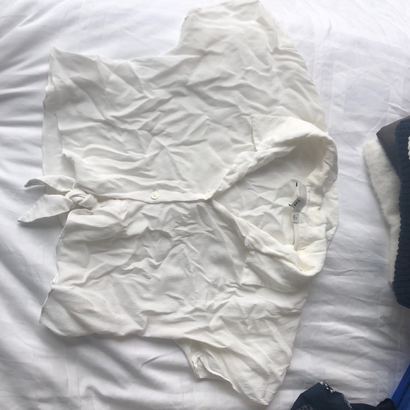 Cropped tie front blouse - Picture 1 of 1